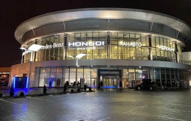 Hongqi, Панавто Запад